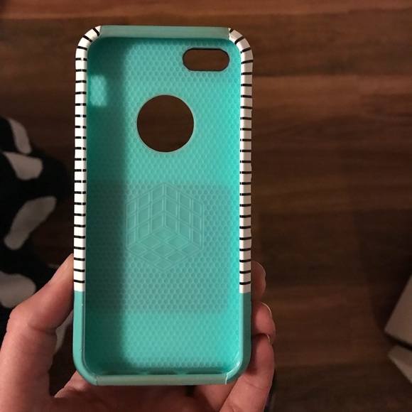 iPhone 5s phone case. - Picture 2 of 2
